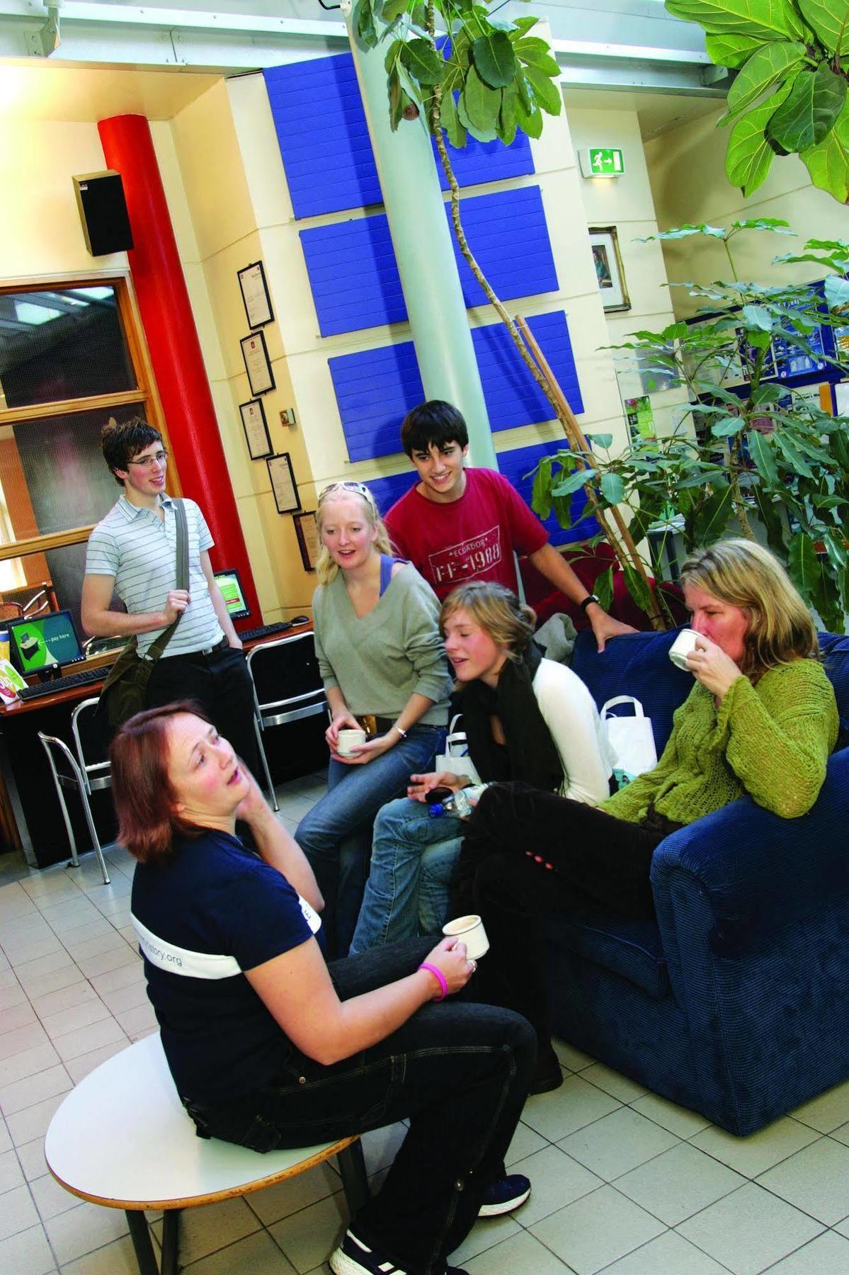 Yha Thameside Hostal *